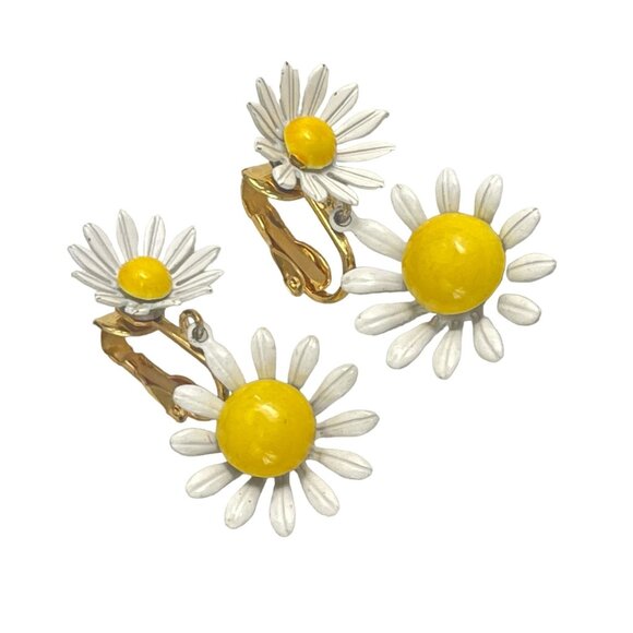 Vintage Daisy Flower Clip-On Earrings White & Yellow Retro Style For Women - Picture 2 of 8